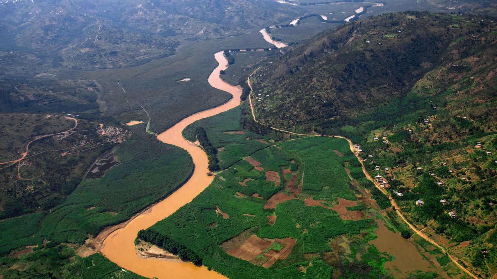 Vista aèria del riu Nyabarongo, el més gran de Ruanda
