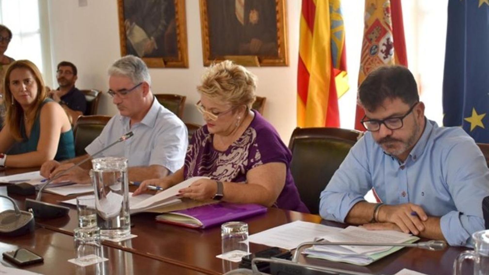 El Consell d'Administració de Divalterra durant una reunió oberta a la premsa