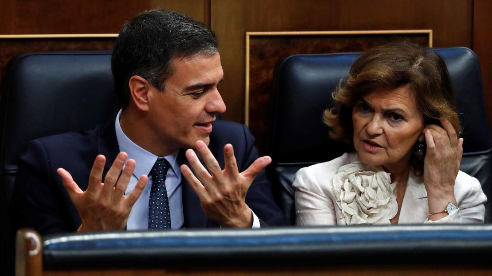 El president del Govern d'Espanya en funcions, Pedro Sánchez i la vicepresidenta Carmen Calvo