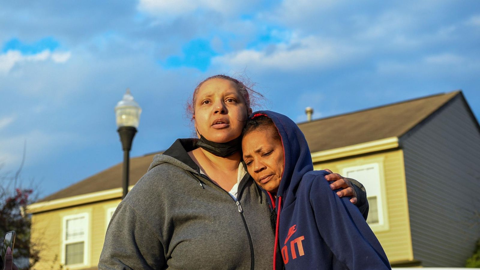 Hazel Bryant reacciona després que la seua neboda, de 15 anys, morira pels trets d'un oficial de policia a Columbus, Ohio, els Estats Units