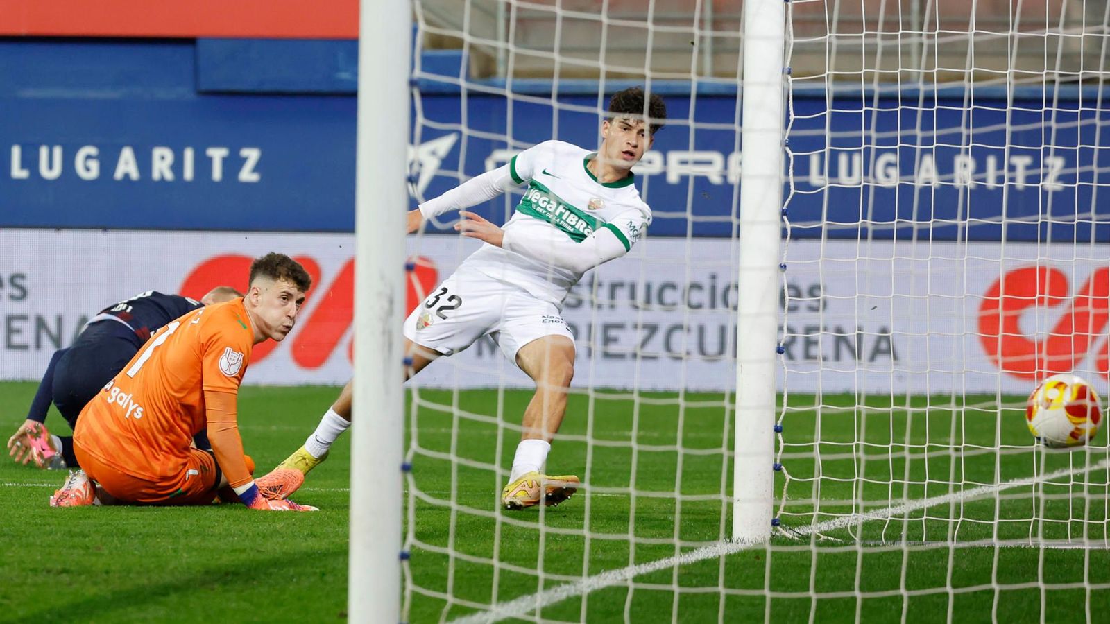 Boayara, en l'acció del gol