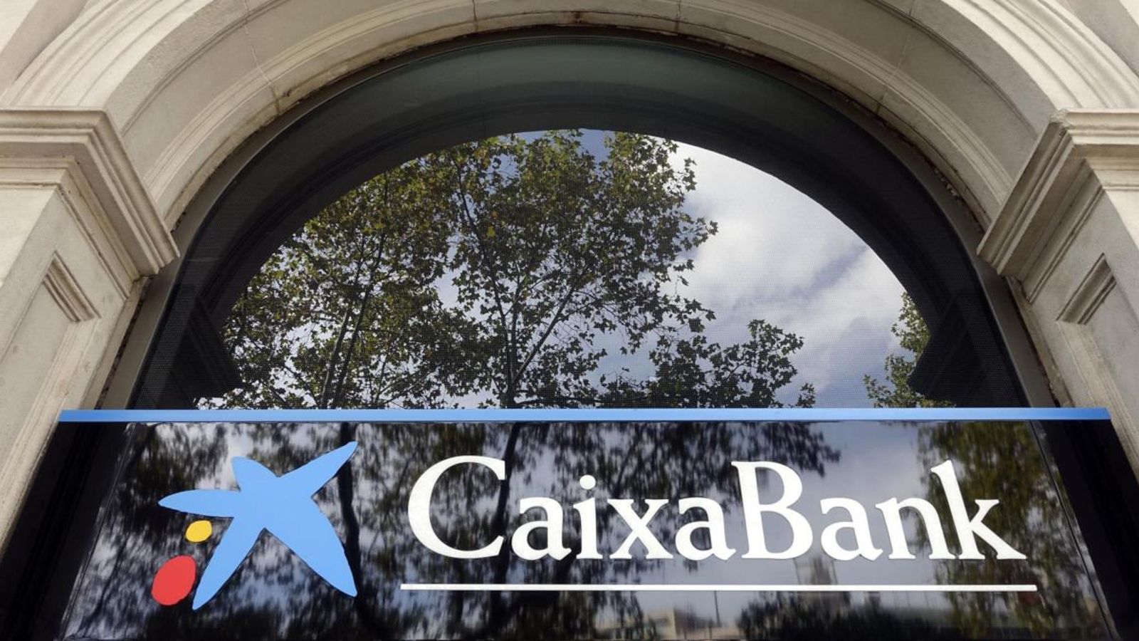CaixaBank guanya 90 milions en el primer trimestre, un 83,2% menys