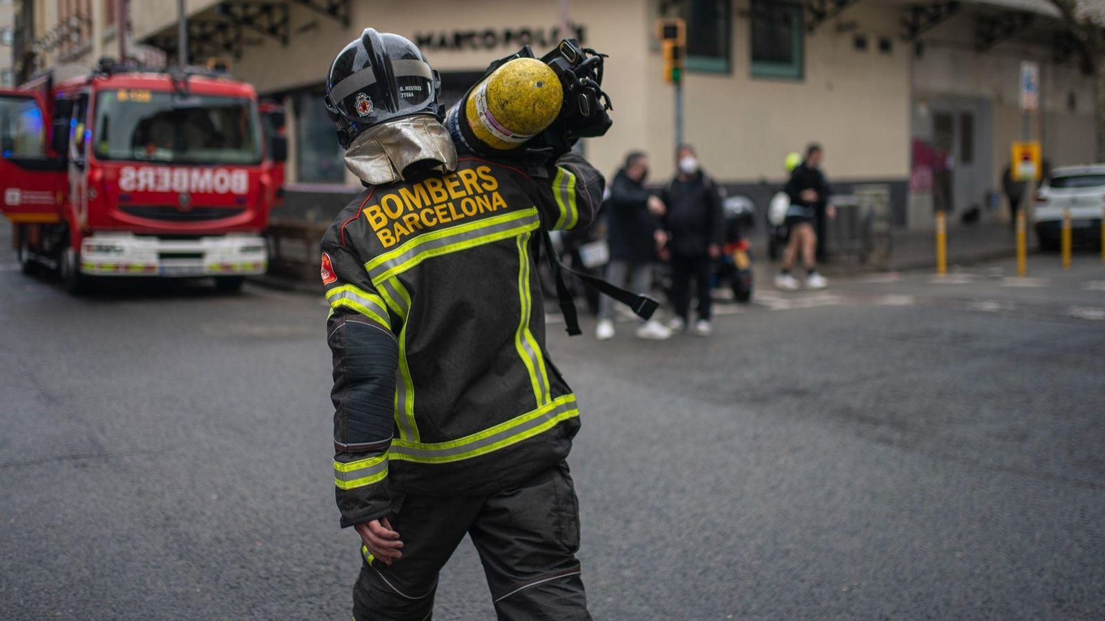 La majoria del veïnat ha pogut tornar ja a les seues vivendes, en constatar els bombers que no hi havia danys estructurals en els habitatges