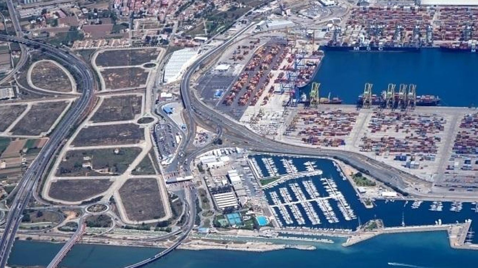 Vista aèria de la ZAL del port de València