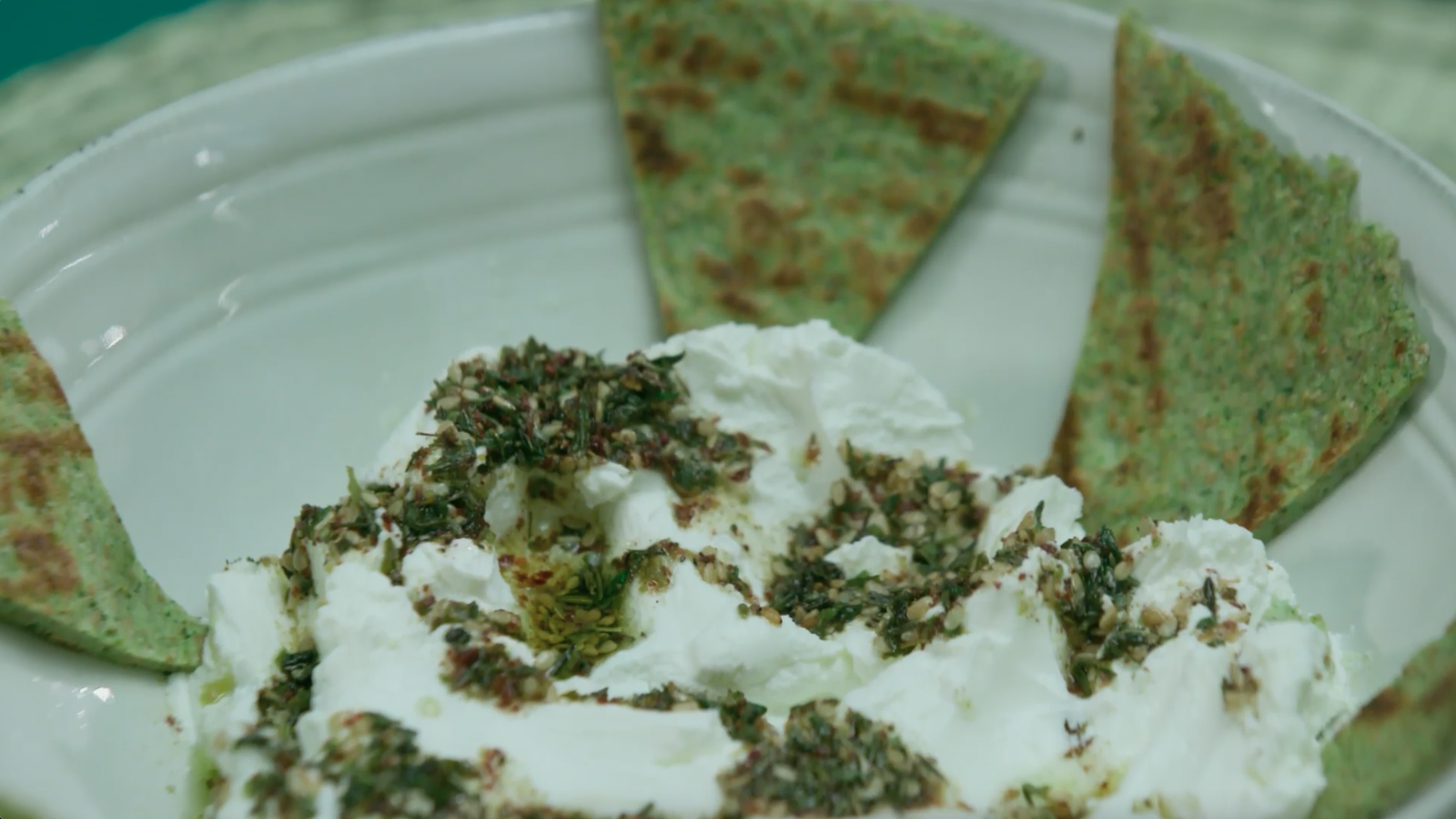 Pa de bròcoli amb iogurt i espècies