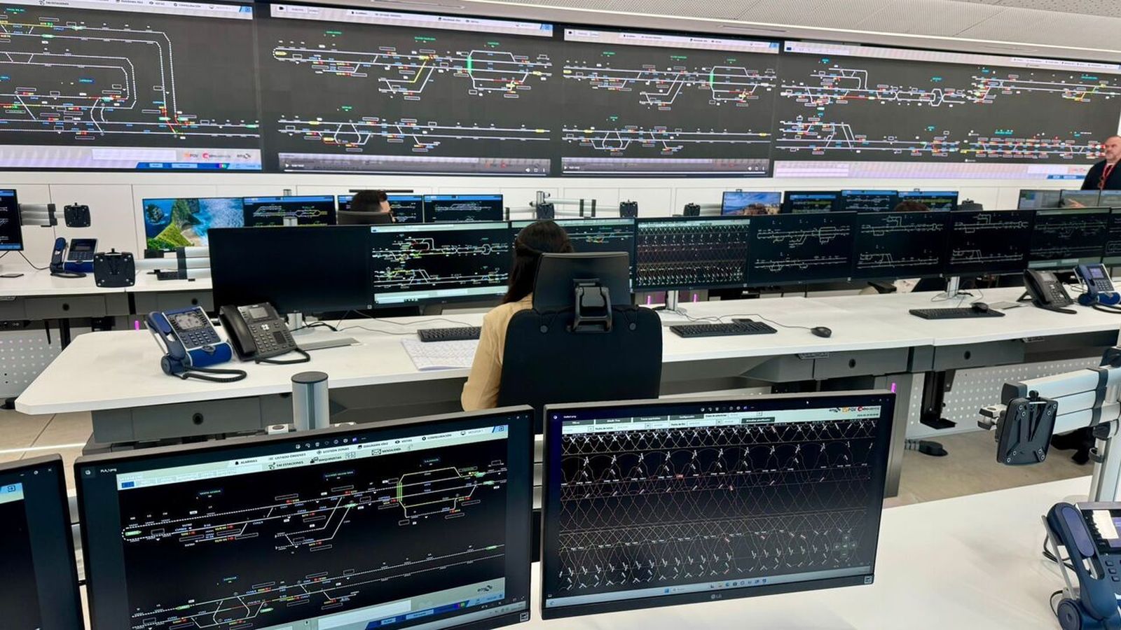 Les noves instal·lacions del centre de comandament de Metrovalencia, situat a l'estació de València Sud, tornen a tindre activitat després d'any i mig