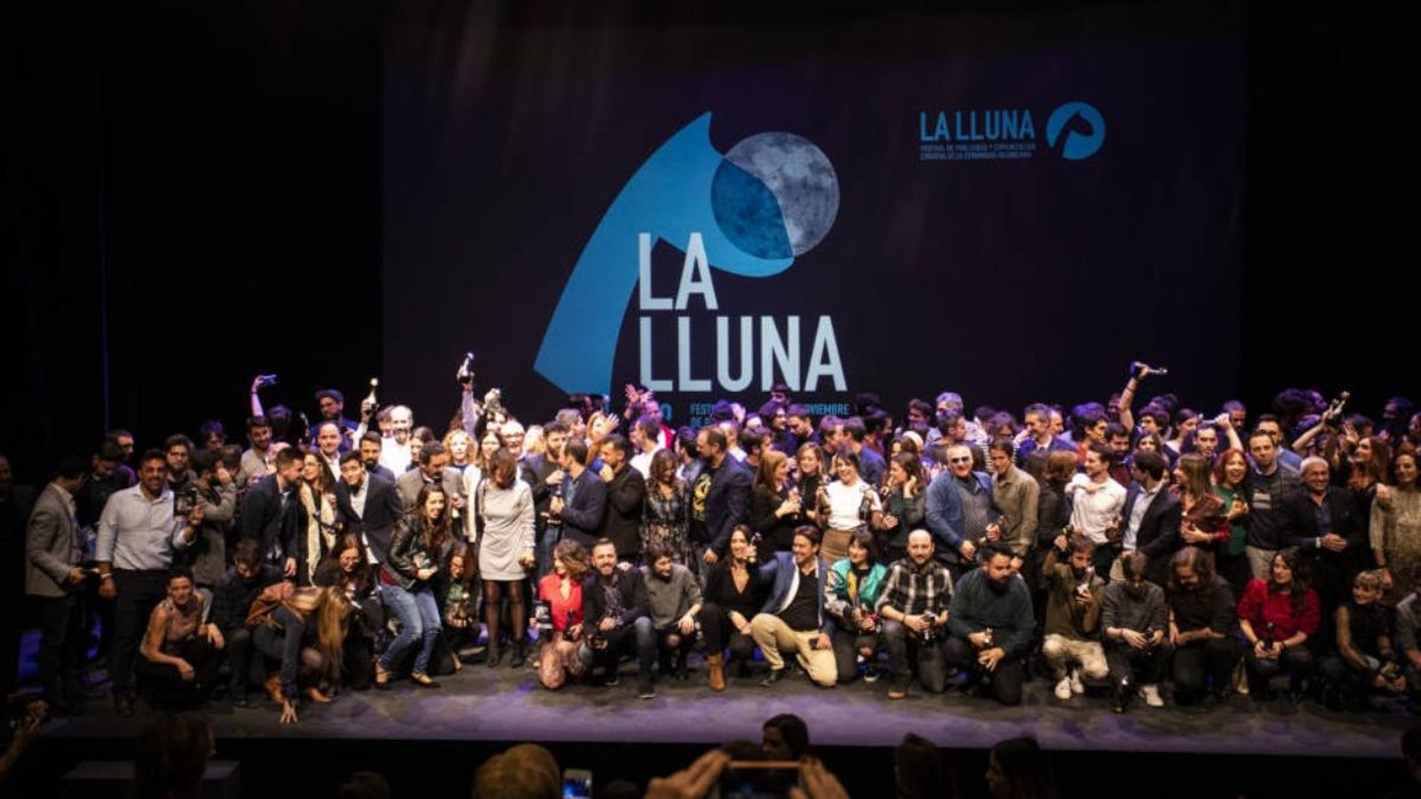 Fotografia de família dels guanyadors del festival la lluna de la passada edició