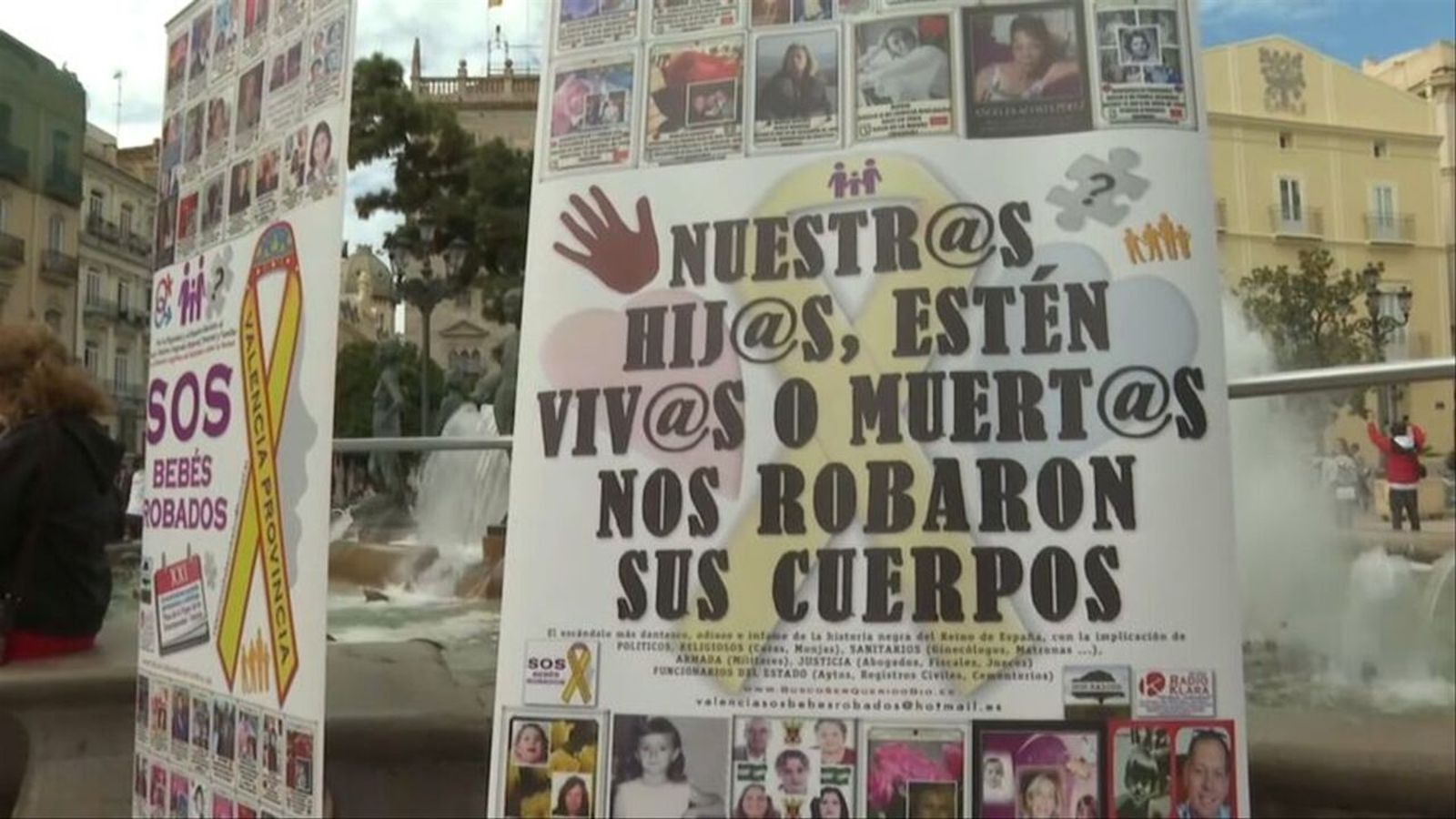 Protesta a la Plaça de la Mare de Déu de València dels familiars dels bebés furtats