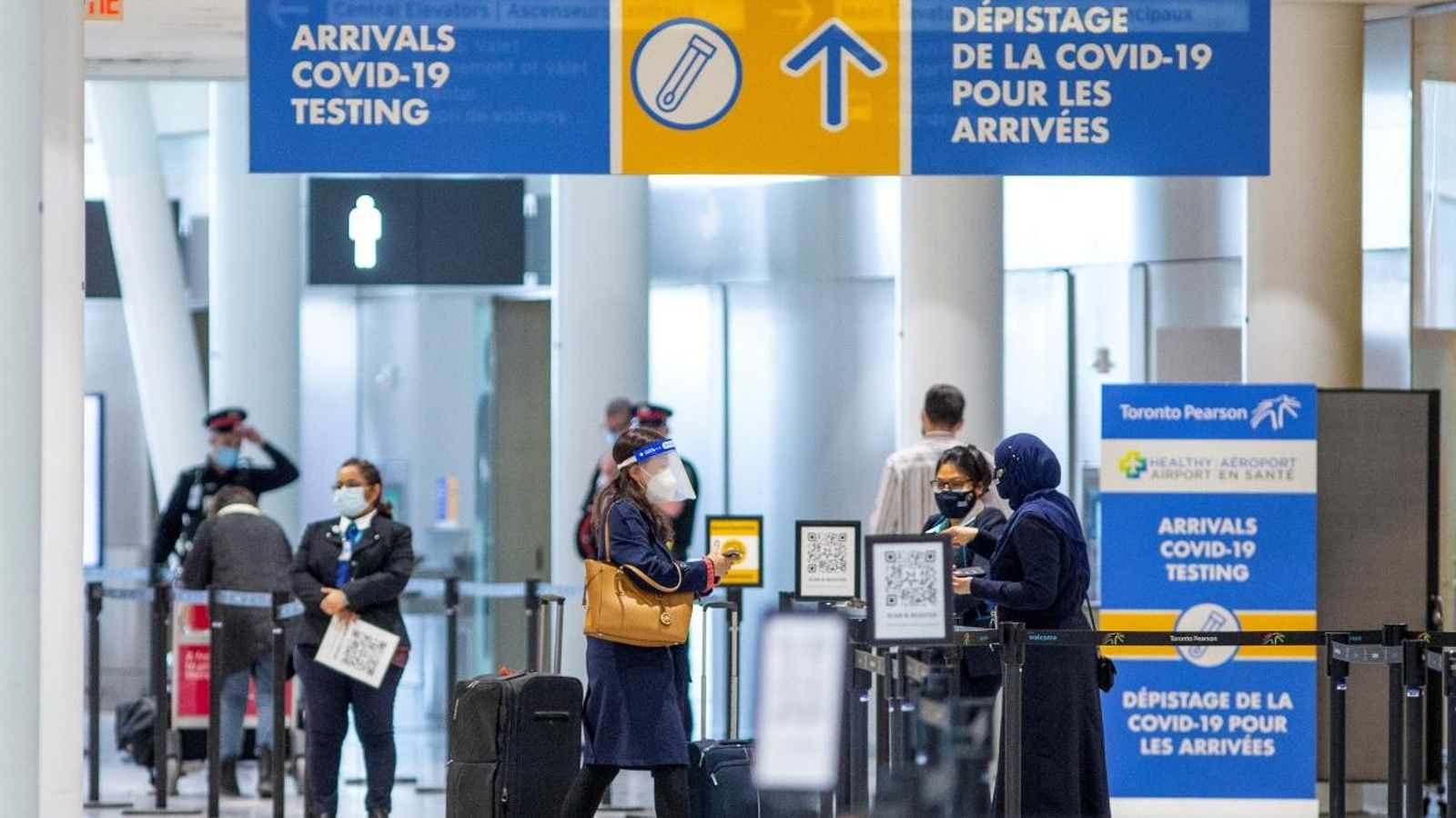 Imatge d'arxiu d'un control de passatgers a un aeroport