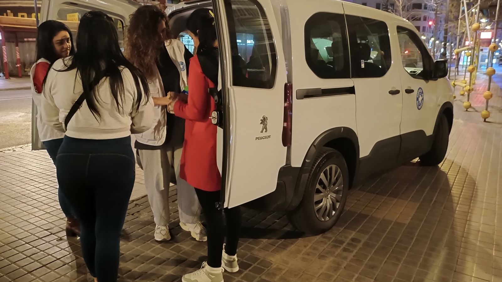 Metges del Món reclama accés sanitari dones en situació prostitució