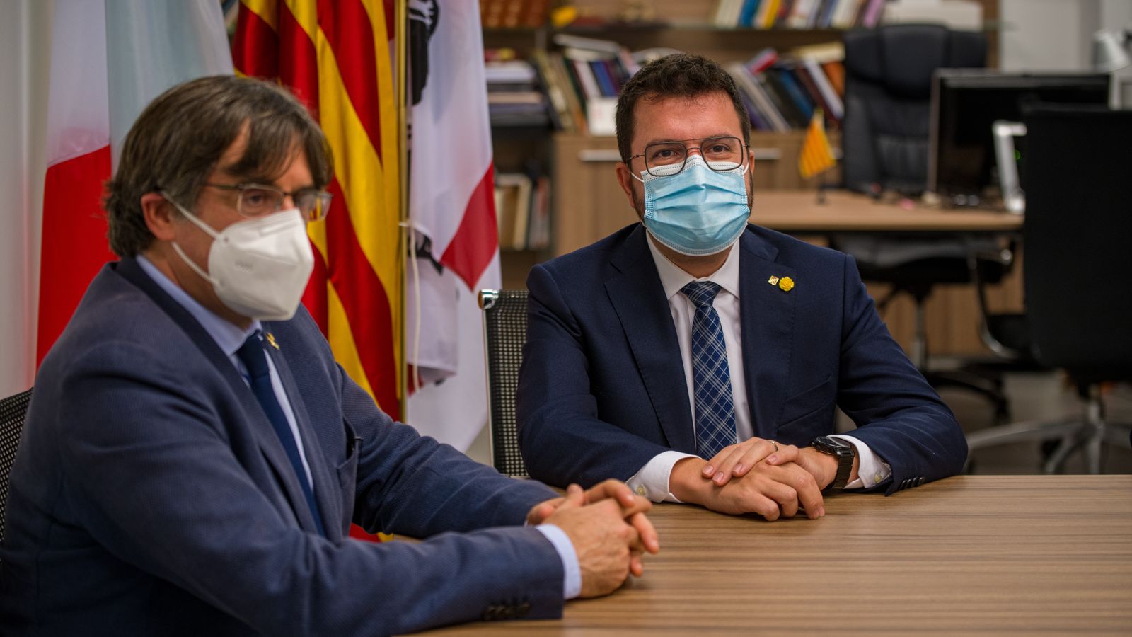L'expresident de la Generalitat de Catalunya, Carles Puigdemont i l'actual President català, Pere Aragonès, reunits a L’Alguer