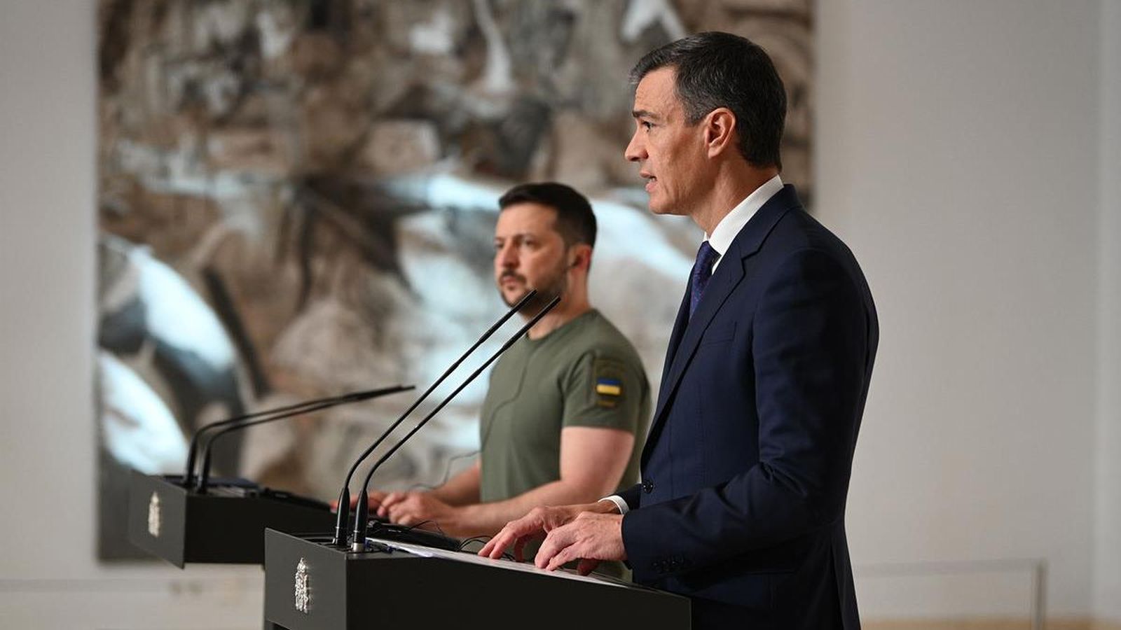 Imatge d'arxiu d'una roda de premsa de Pedro Sánchez i Volodímir Zelenski