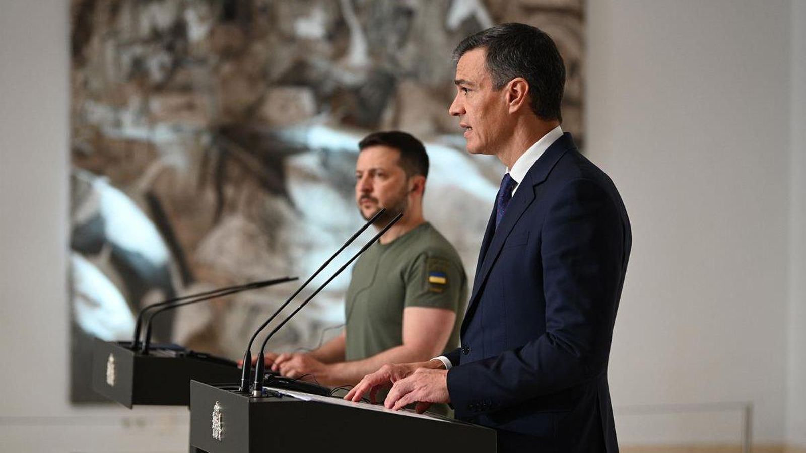 Imatge d'arxiu d'una roda de premsa de Pedro Sánchez i Volodímir Zelenski Imatge d'arxiu d'una roda de premsa de Pedro Sánchez i Volodímir Zelenski