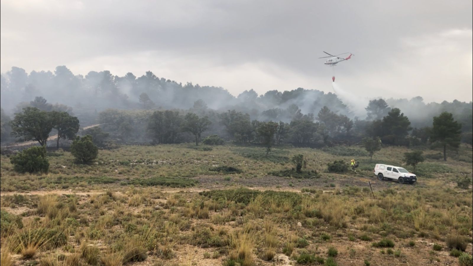 Imatge del foc declarat a la serra d'Onil