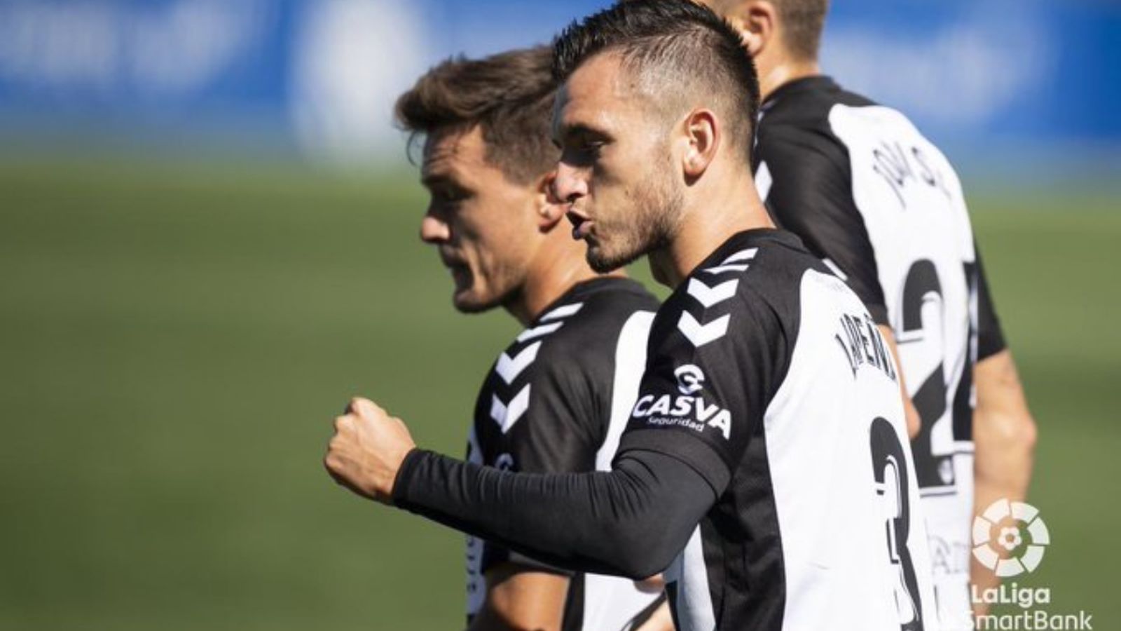 Els jugadors del Castelló celebren el gol de Lapeña contra el Fuenlabrada