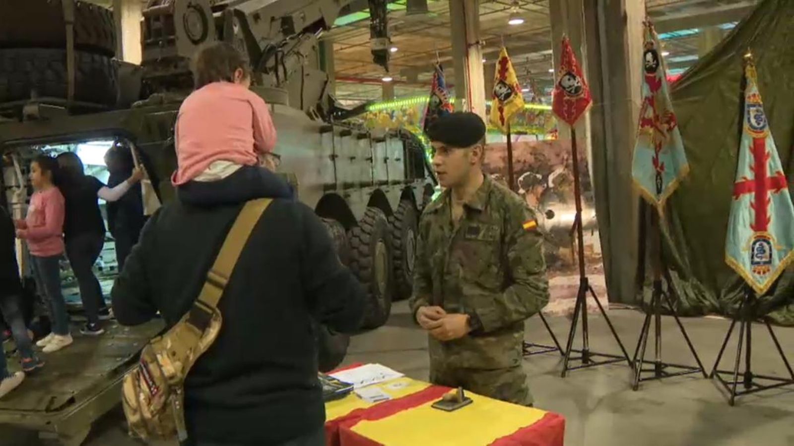 Crítiques per la presència en Expojove de la Unitat Militar d'Emergències Crítiques per la presència en Expojove de la Unitat Militar d\'Emergències