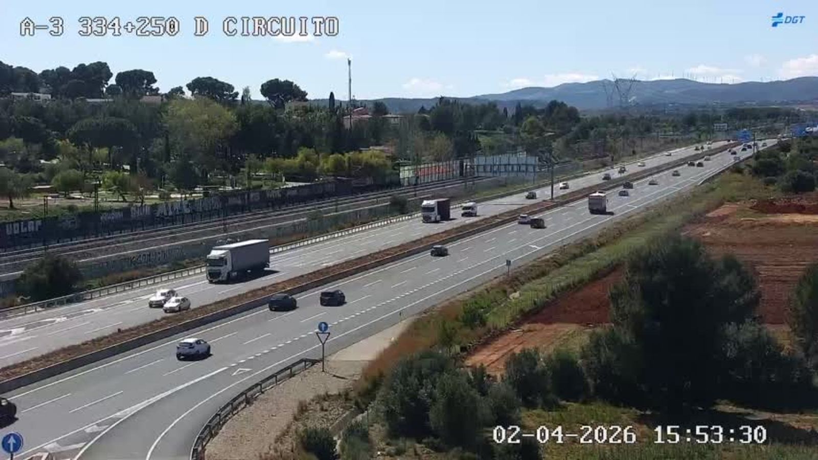 Trànsit en el quilòmetre 334 d' l'A-3 cap a les 16 hores