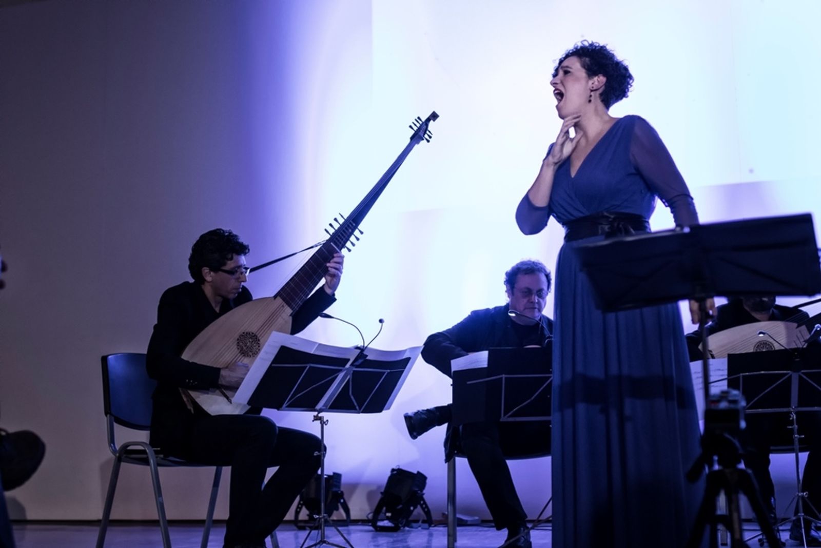 20.03.2023 | Orquestres i rondalles de pols i pua, Llos Festival, "El Cerverator" i Èlia Casanova