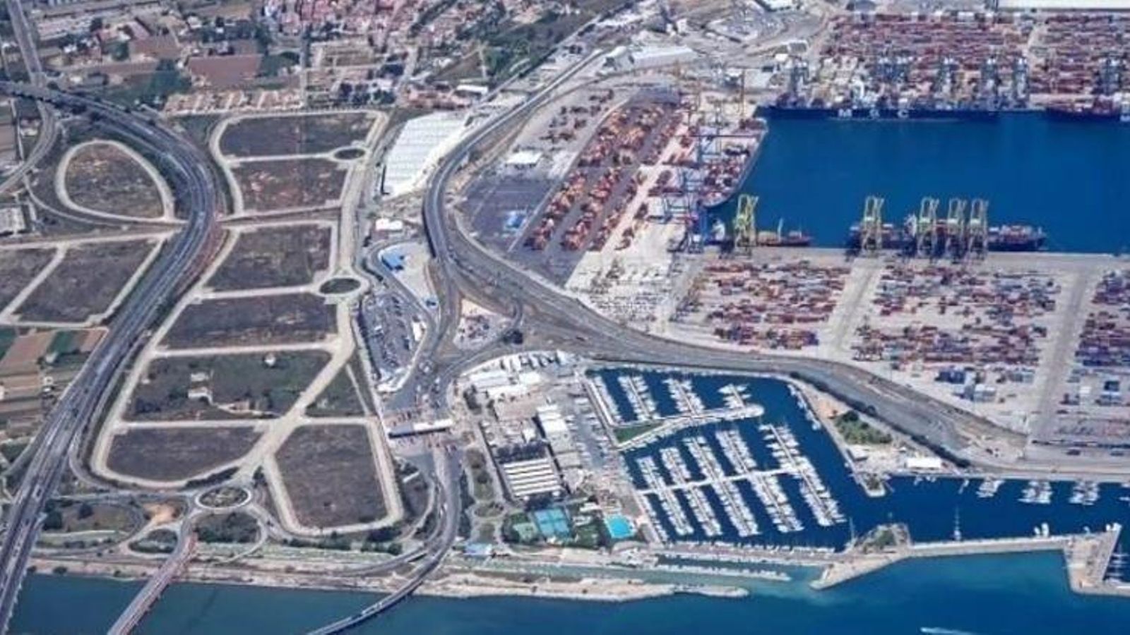 Vista aèria de la ZAL del port de València