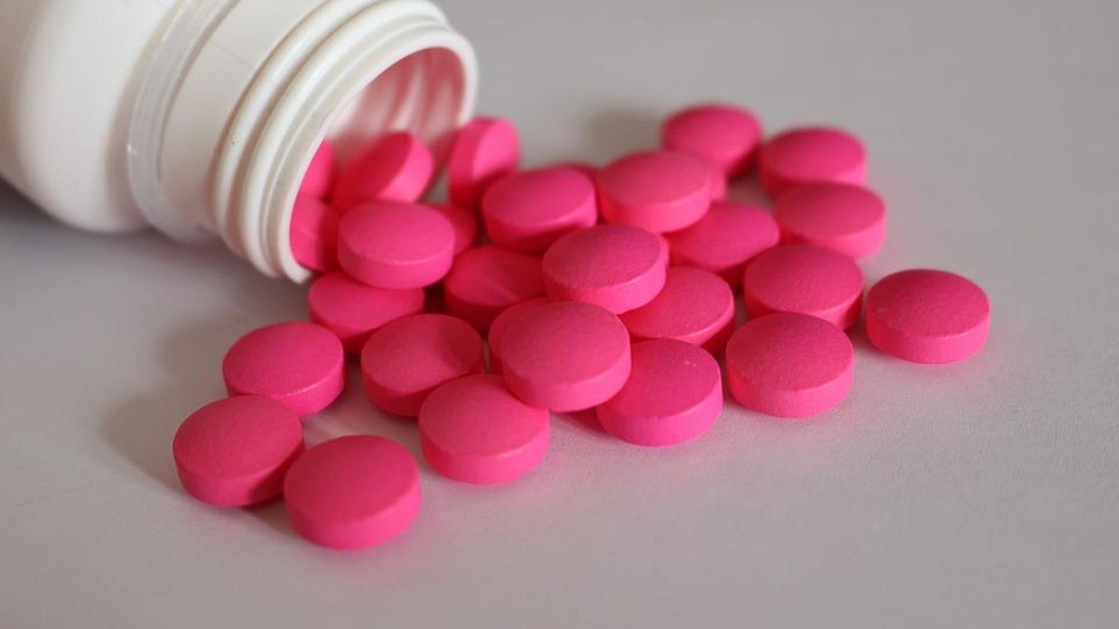 França demana un estudi europeu després de llançar una advertència per l’ibuprofén
