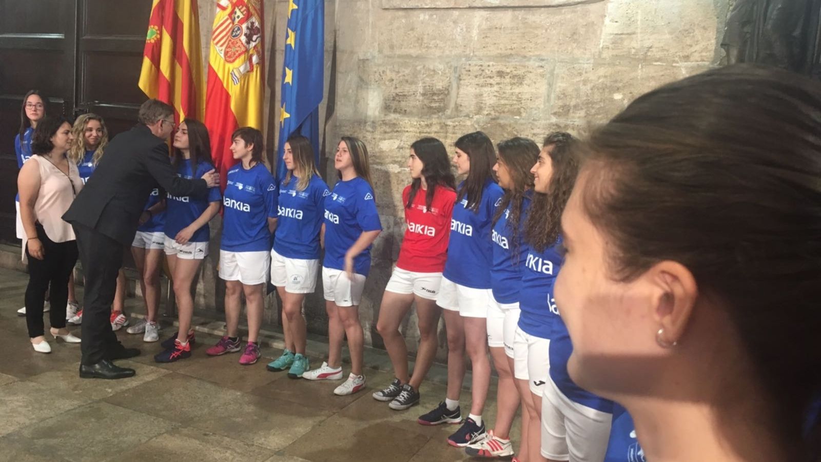 Les participants, rebudes al Palau de la Generalitat