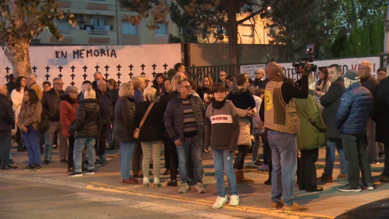 Concentració a Alfafar per demanar el soterrament de les vies