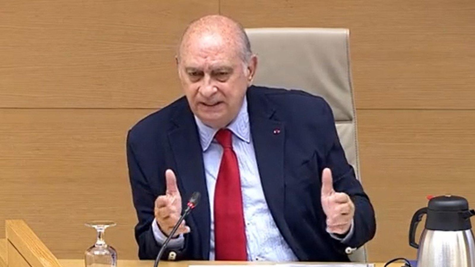 L'exministre Jorge Fernánde Diaz, en la seua compareixença davant la 'comissió Kitchen'