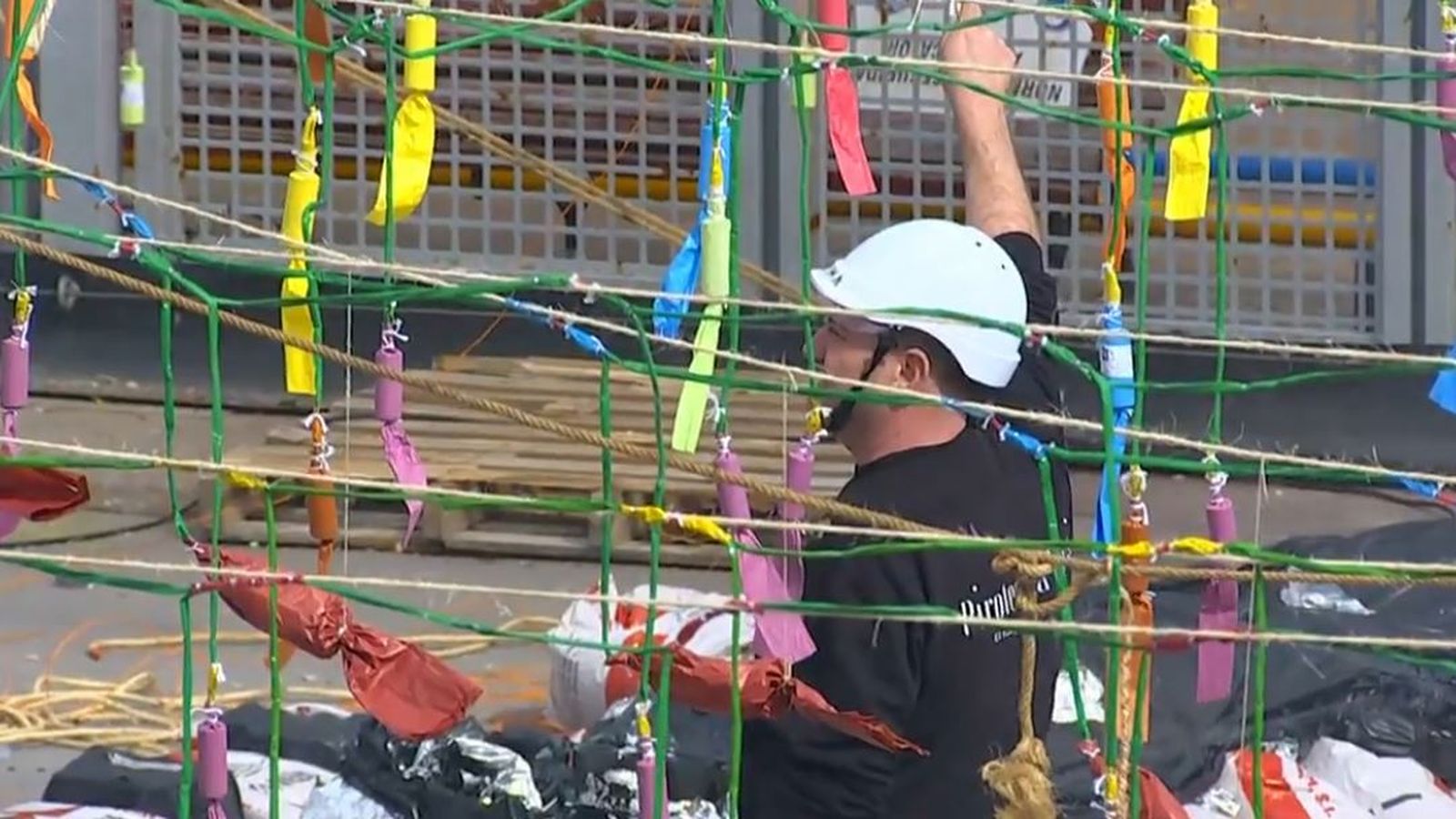 Imatge d'arxiu d'una mascletà a la plaça de l'Ajuntament de València