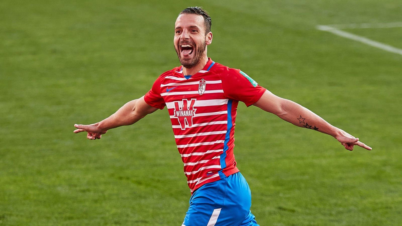 El Llevant fitxa Roberto Soldado