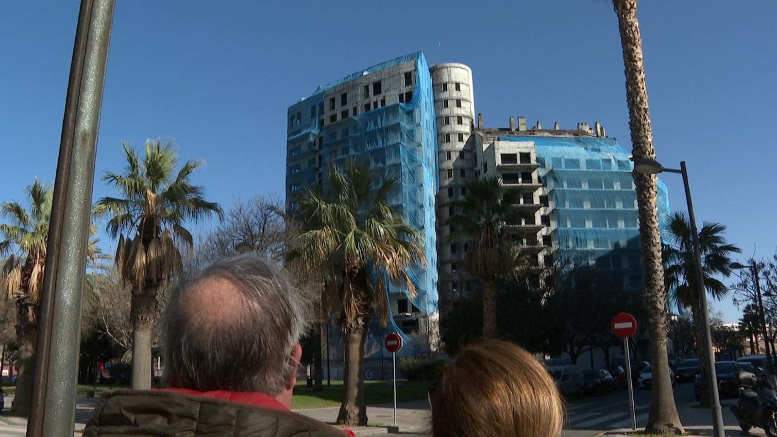 La façana de l'edifici de Campanar, durant els treballs de rehabilitació La façana de l'edifici de Campanar