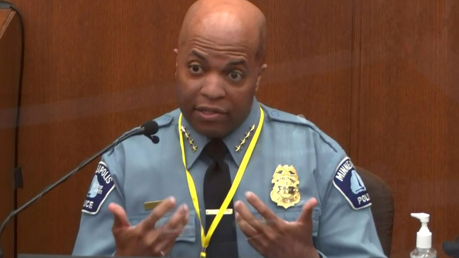 Medaria Arradondo, cap de policia de Minneapolis, durant la declaració en el juí per la mort de George Floyd