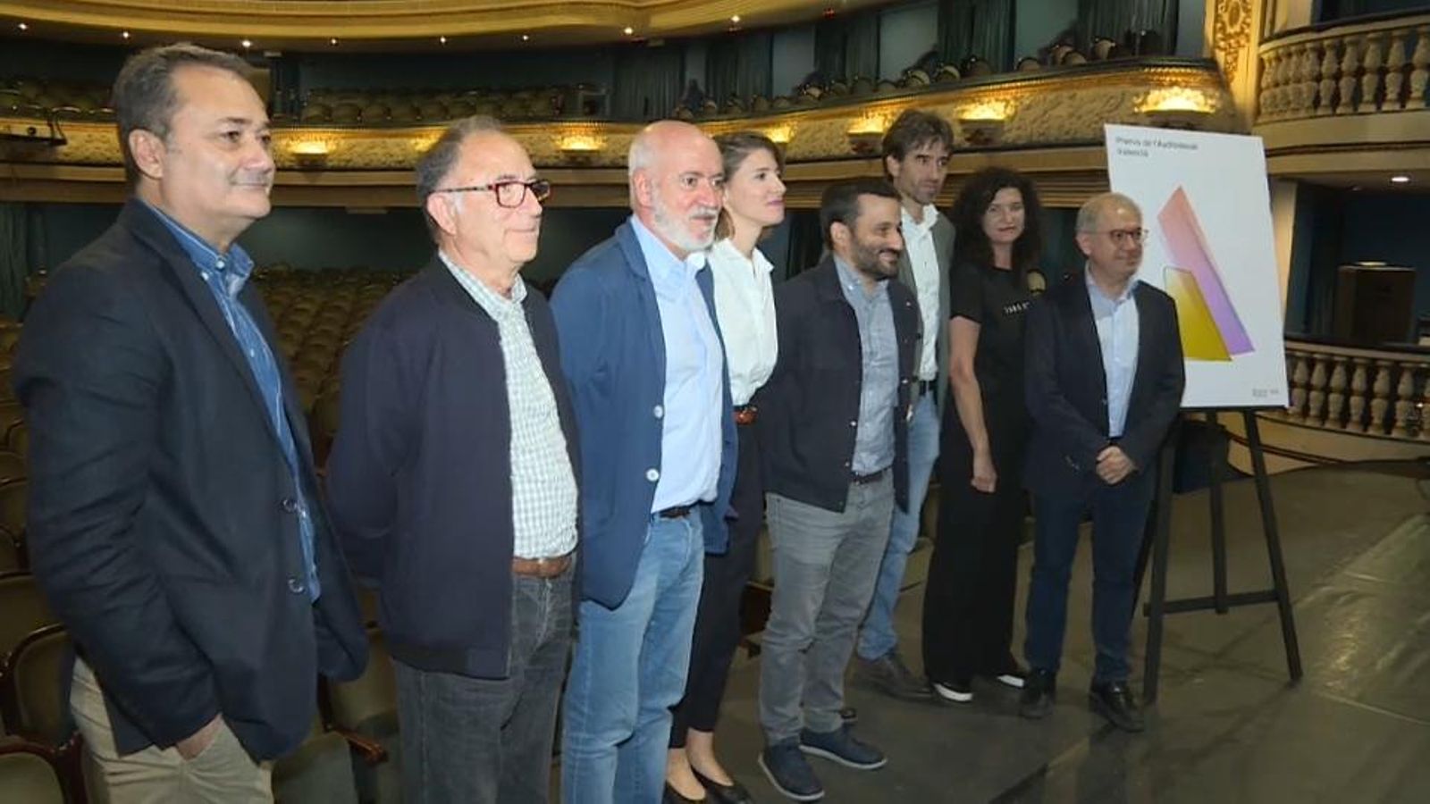 El conseller de Educació, Investigació, Cultura i Esport, Vicent Marzà, amb José Luis Moreno, Juan Luis Iborra i Inma Femenía, entre altres personalitats