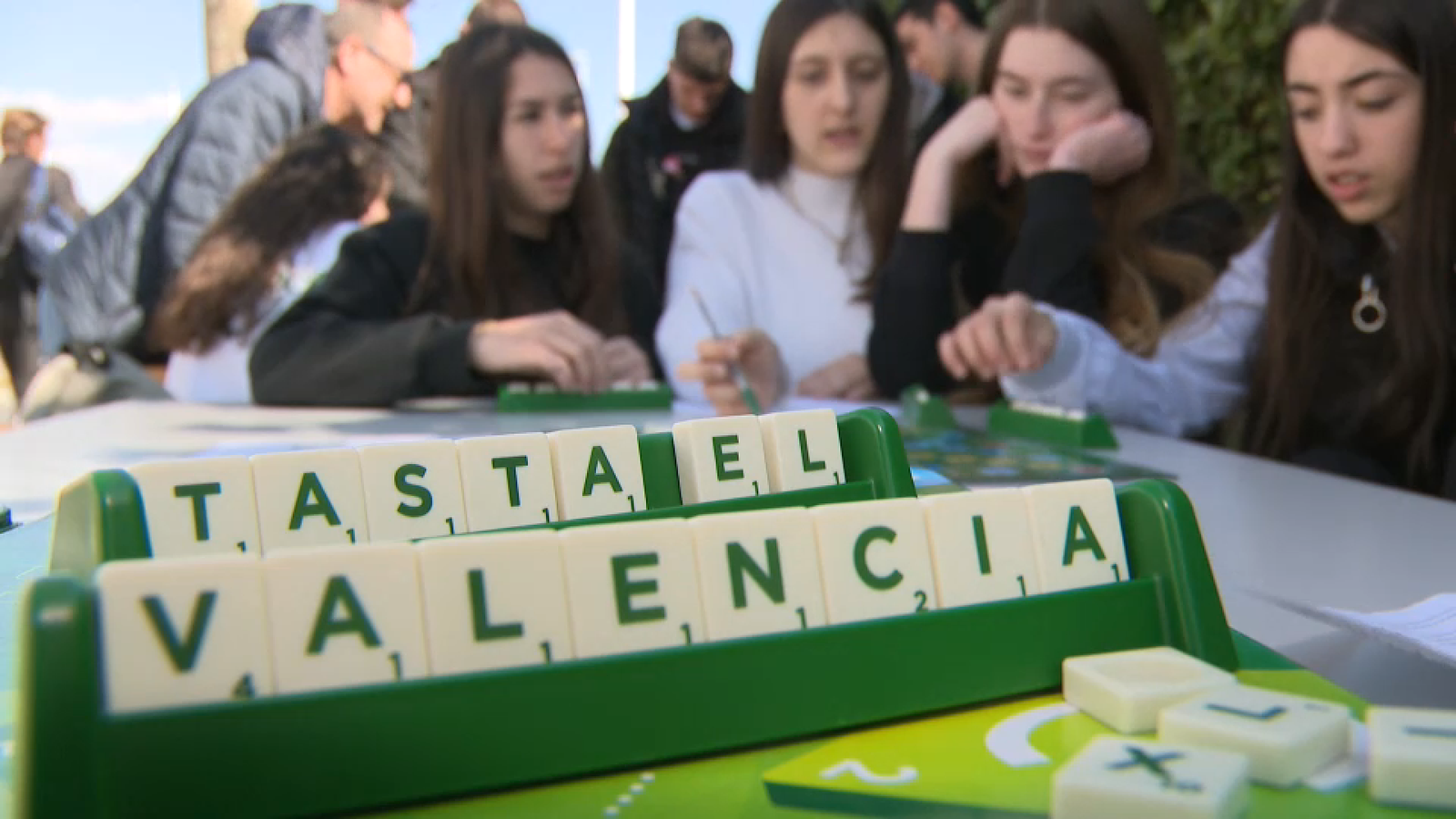 Alumnat participant en el voluntariat lingüístic d'Escola Valenciana