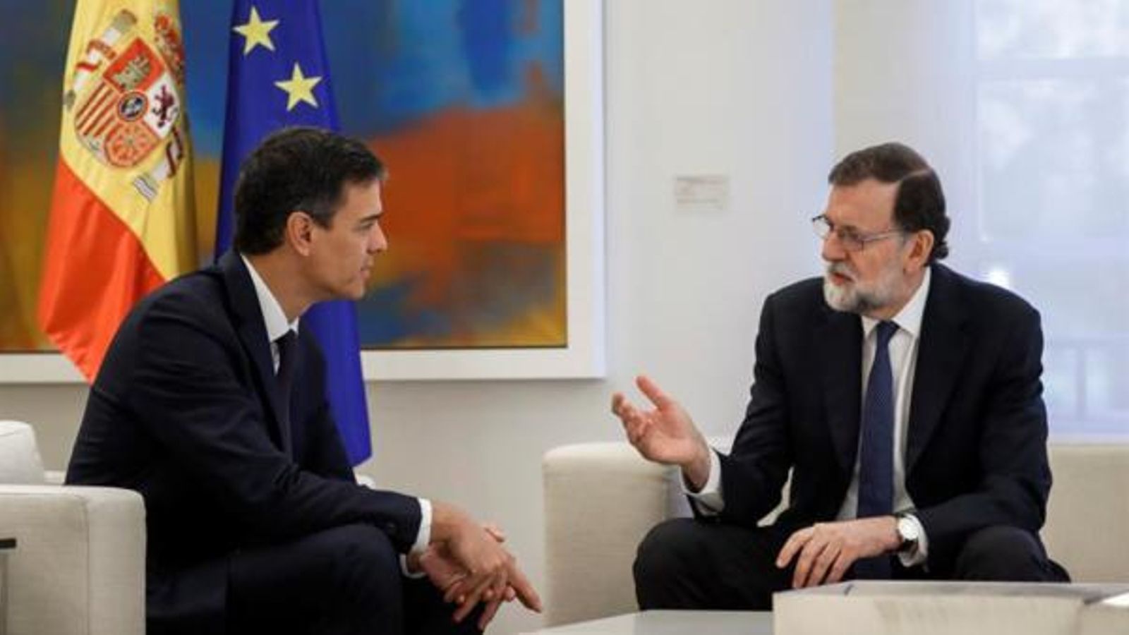 Imatge de la reunió entre Rajoy i Sánchez