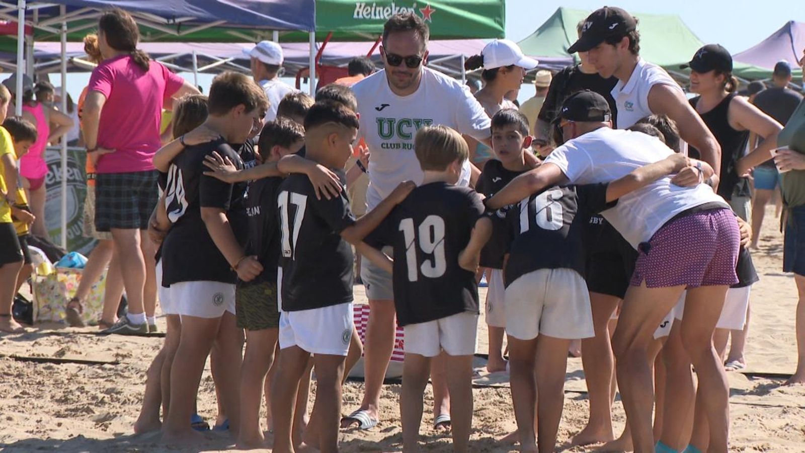 València acull una nova edició del Tiburón de rugbi platja