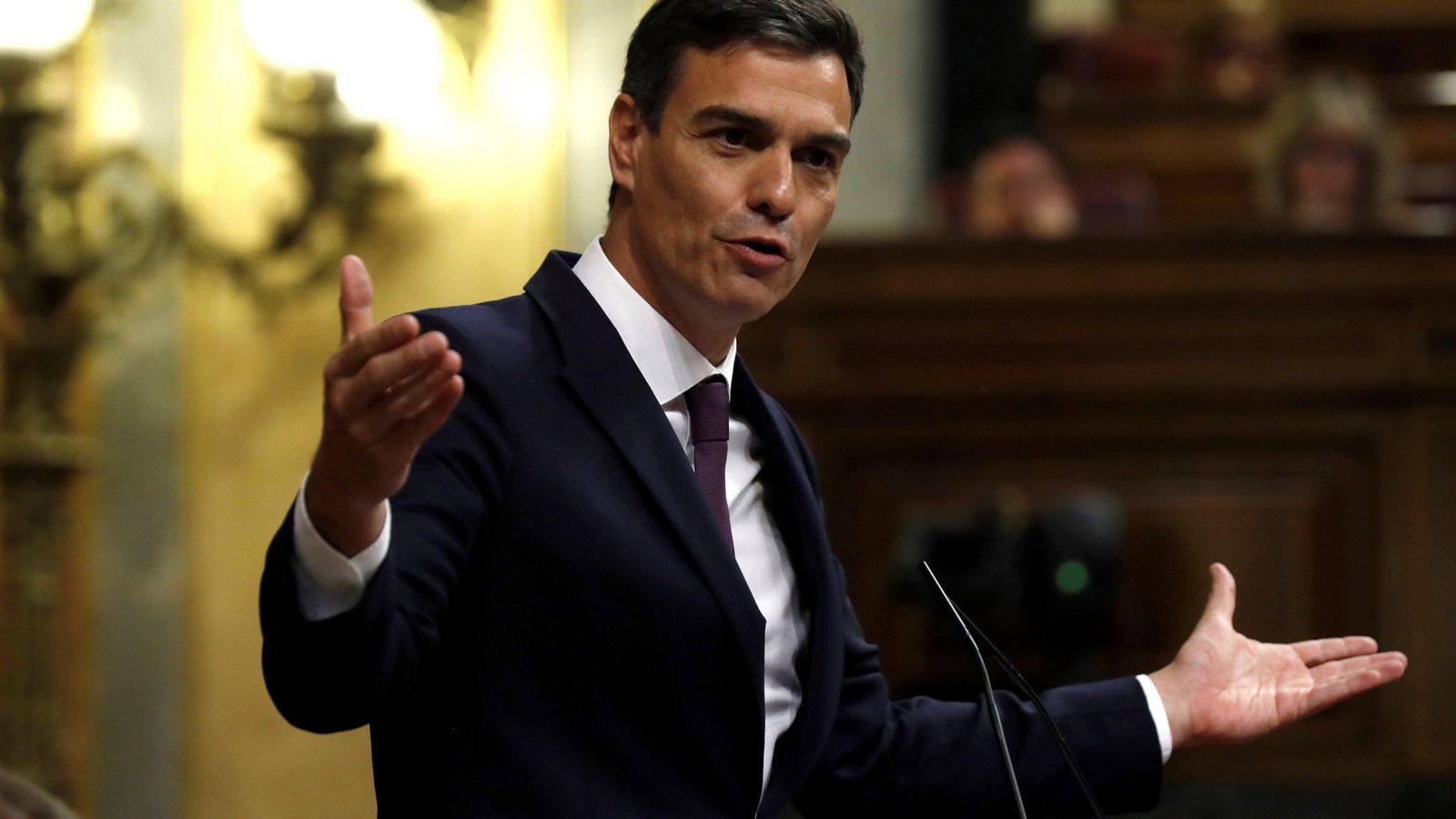 Pedro Sánchez després de la seua intervenció en el ple extraordinari per a informar del seu programa de govern