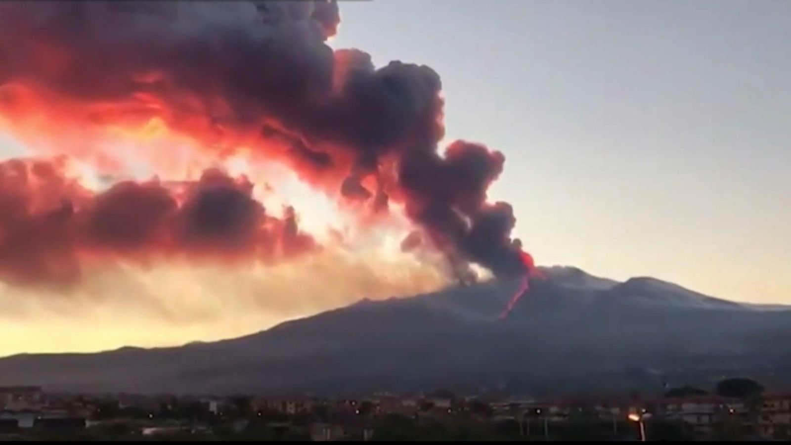 Una de les últimes erupcions de l'Etna, en una imatge d'arxiu