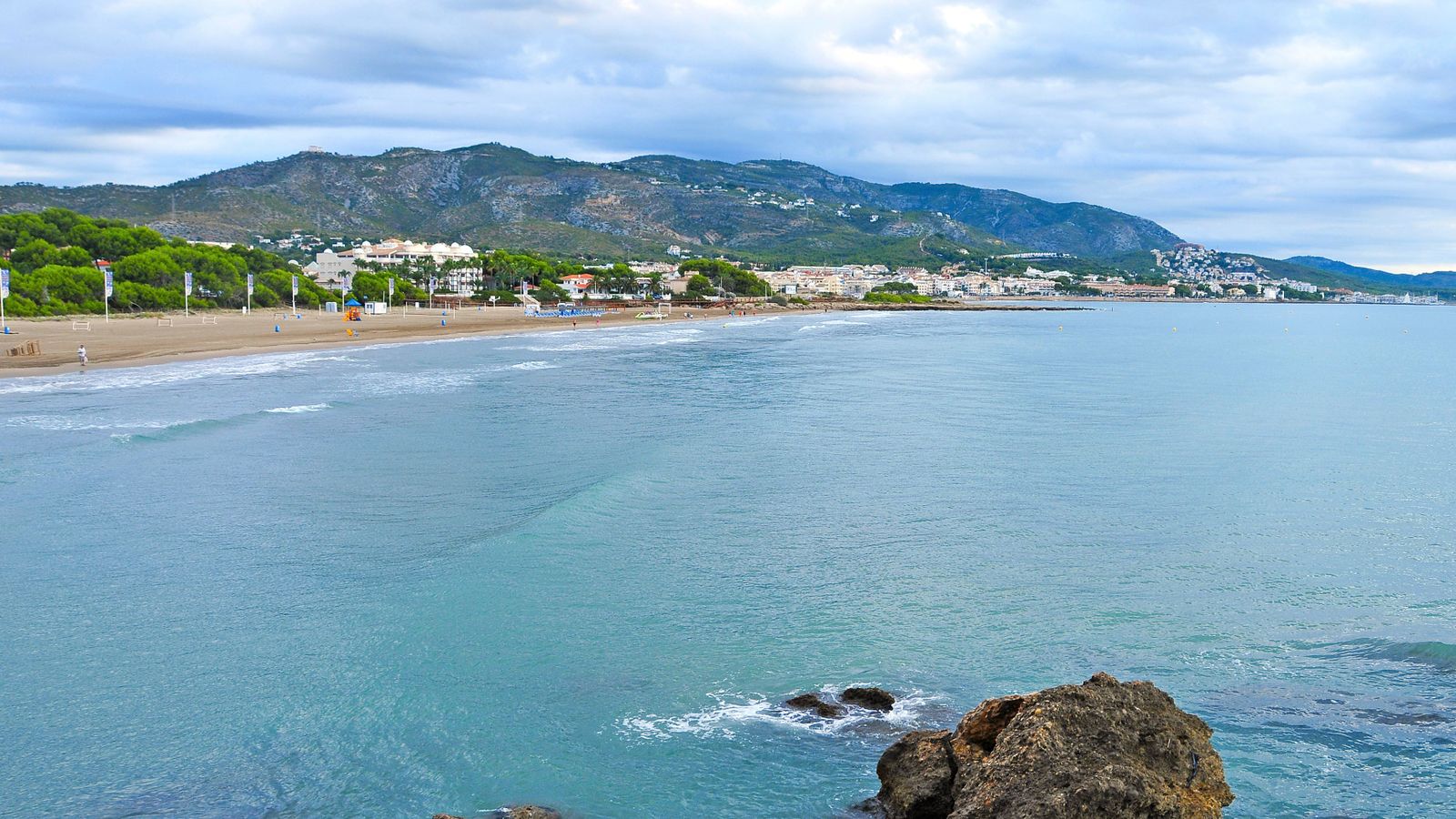 Vista panoràmica de la platja Romana, a Alcossebre