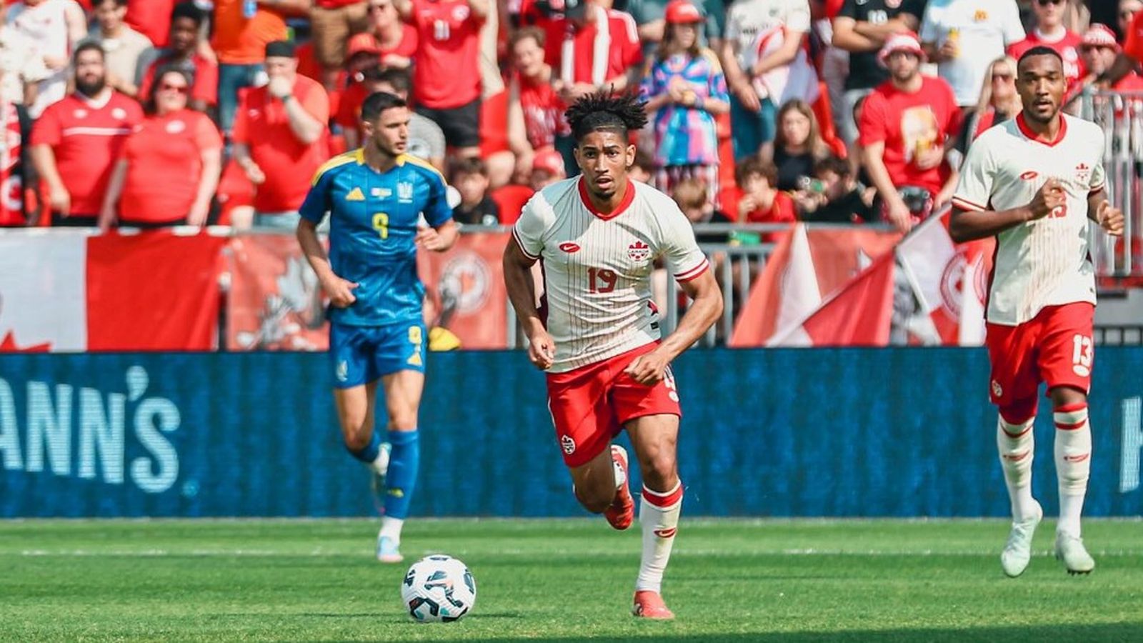 Nathan Saliba, en un partit amb la selecció canadenca