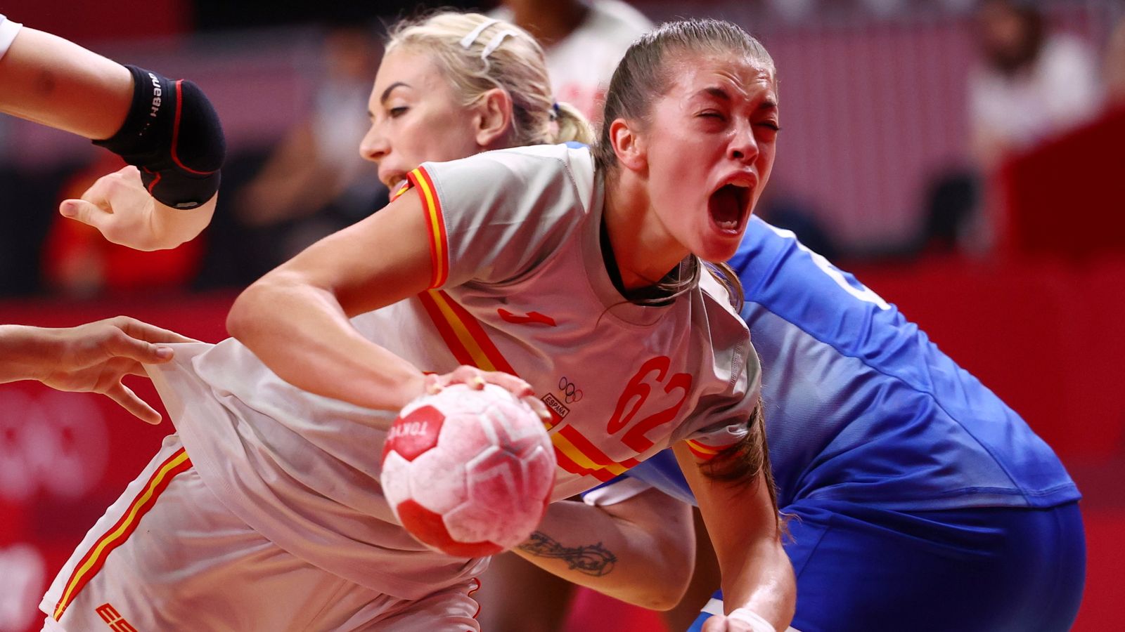 La valenciana Paula Arcos, durant una acció del partit contra el comité olímpic rus