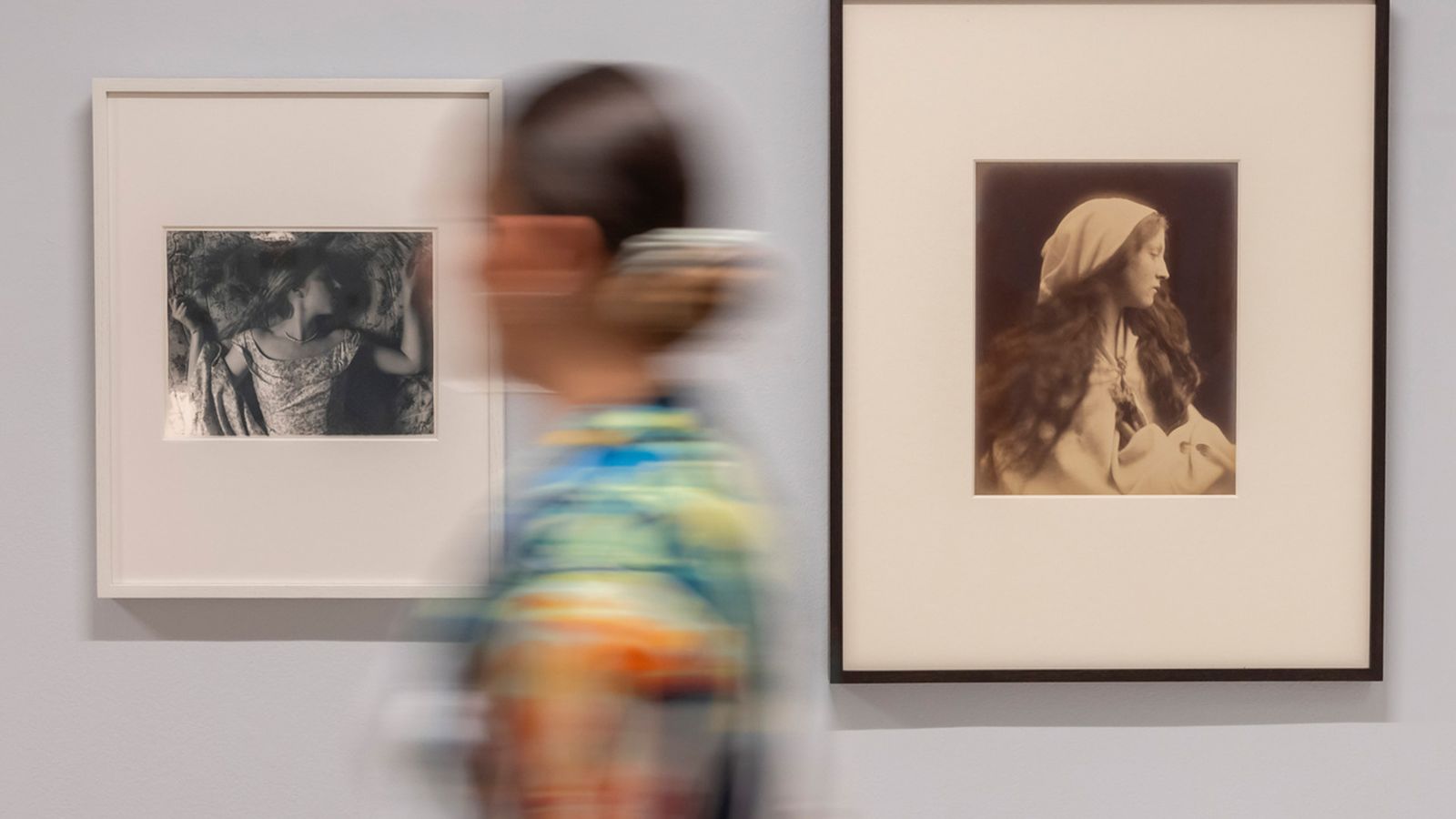 22.07.2024 | 'Francesca Woodman i Julia Margaret Cameron: retrats per a somiar', una exposició fotogràfica a l'IVAM