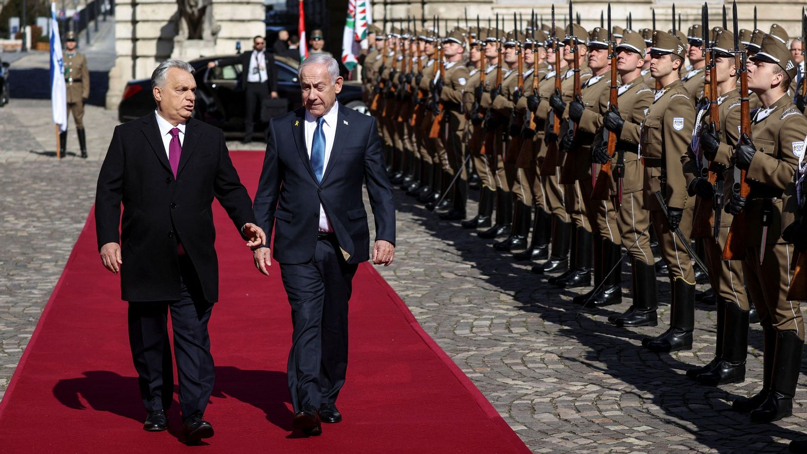 El president d'Hongria acompanya l primer ministre d'Israel en la visita a Budapest