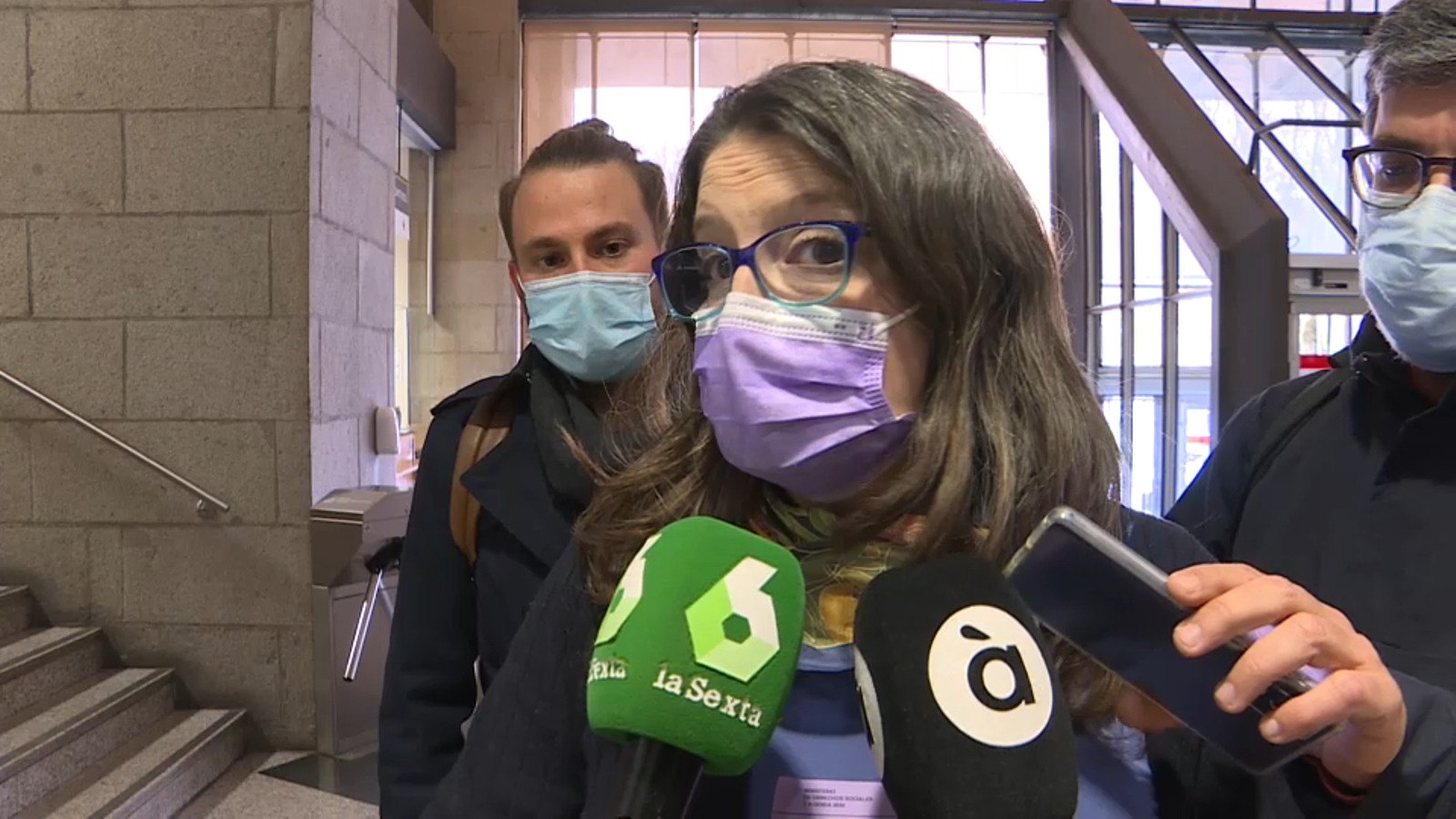 Mónica Oltra aquest divendres atenent els mitjans