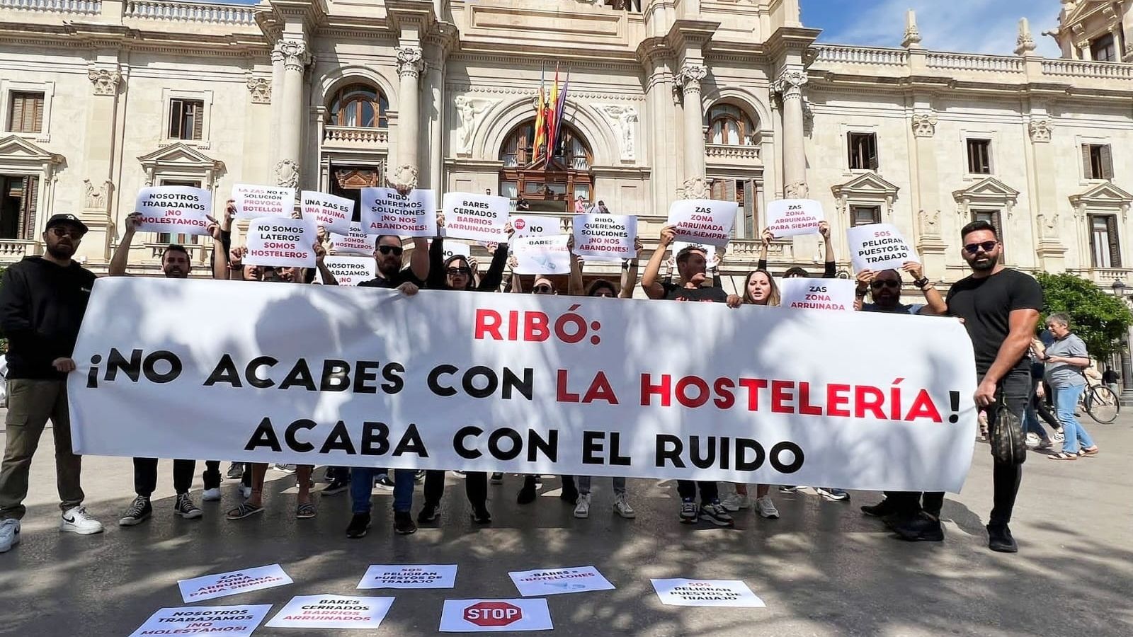 Imatge de la protesta per l'aplicació de la ZAS al Cedre