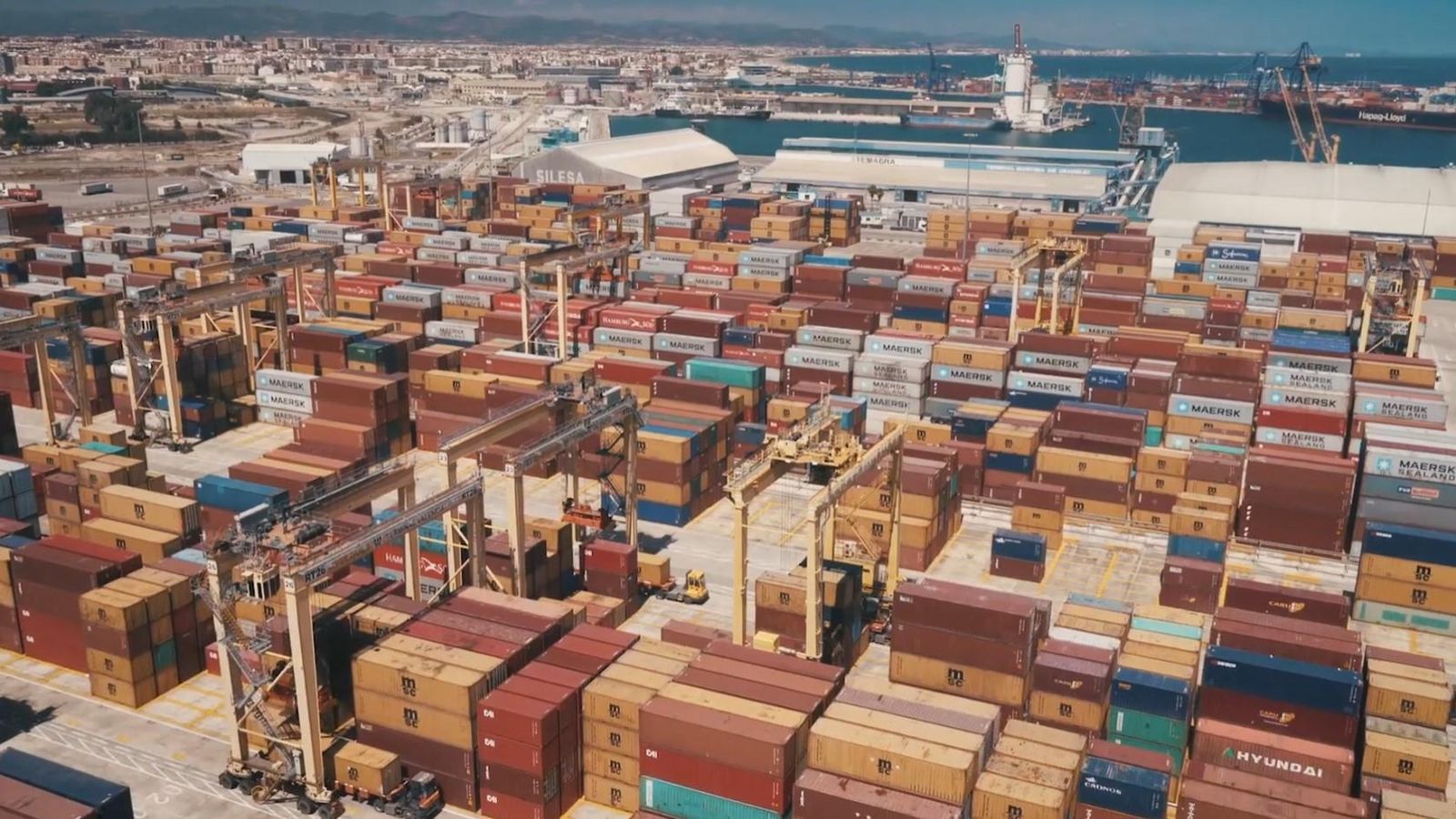 Contenidors al port de València