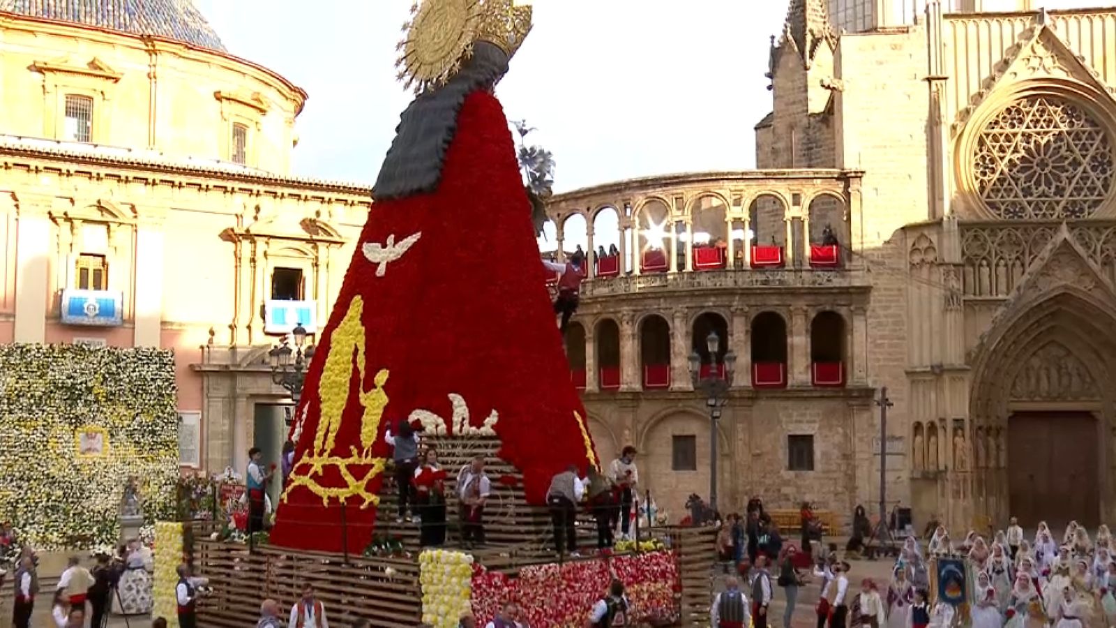 Mantell de la Mare de Déu en el segon dia d'Ofrena