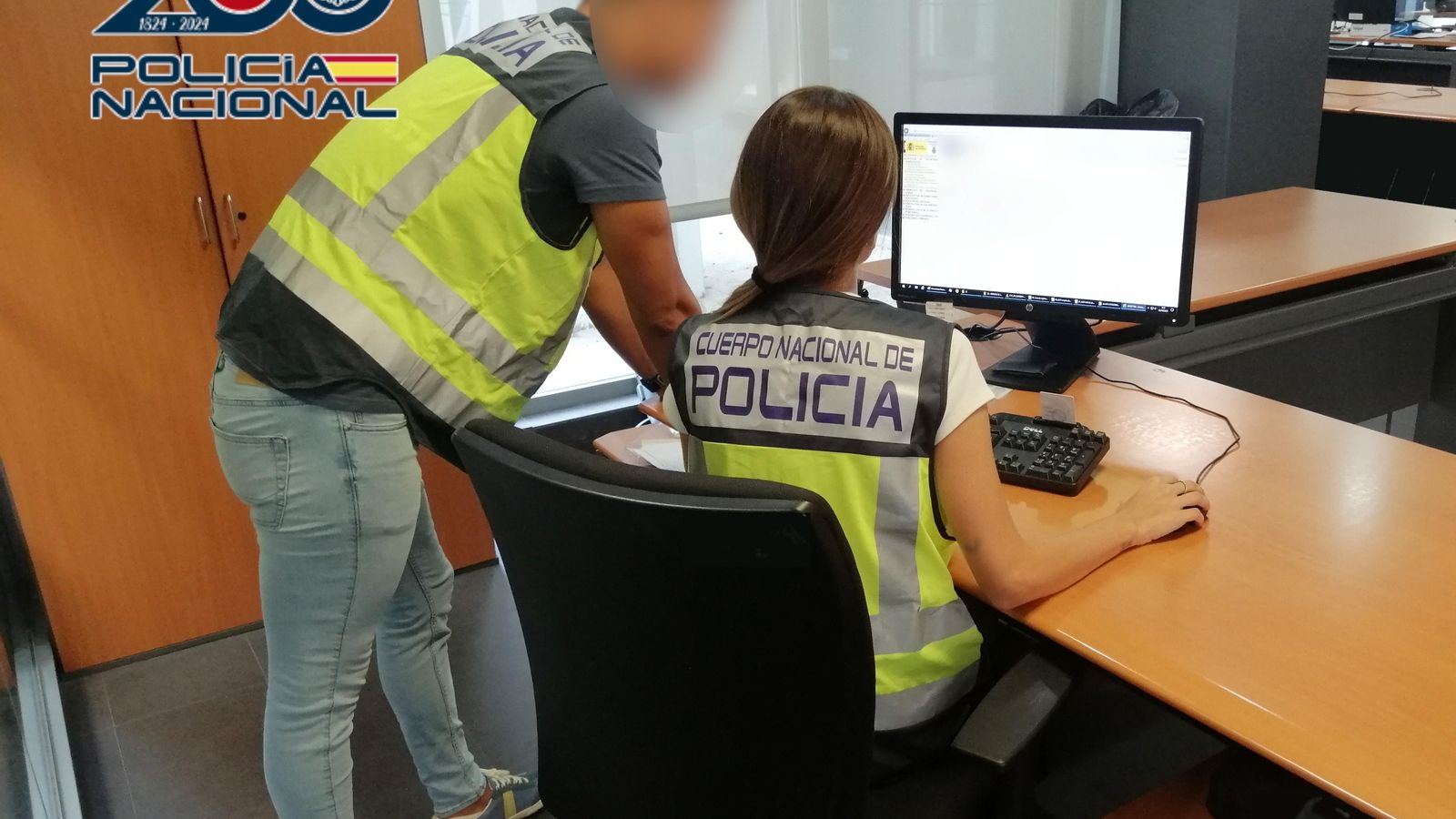Detenen tres homes per explotar sexualment una dona a Gandia Detenen tres homes per explotar sexualment una don a Gandia