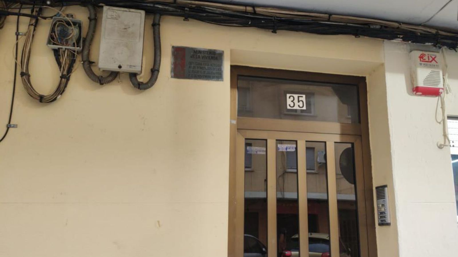 Alaquàs retira plques franquistes