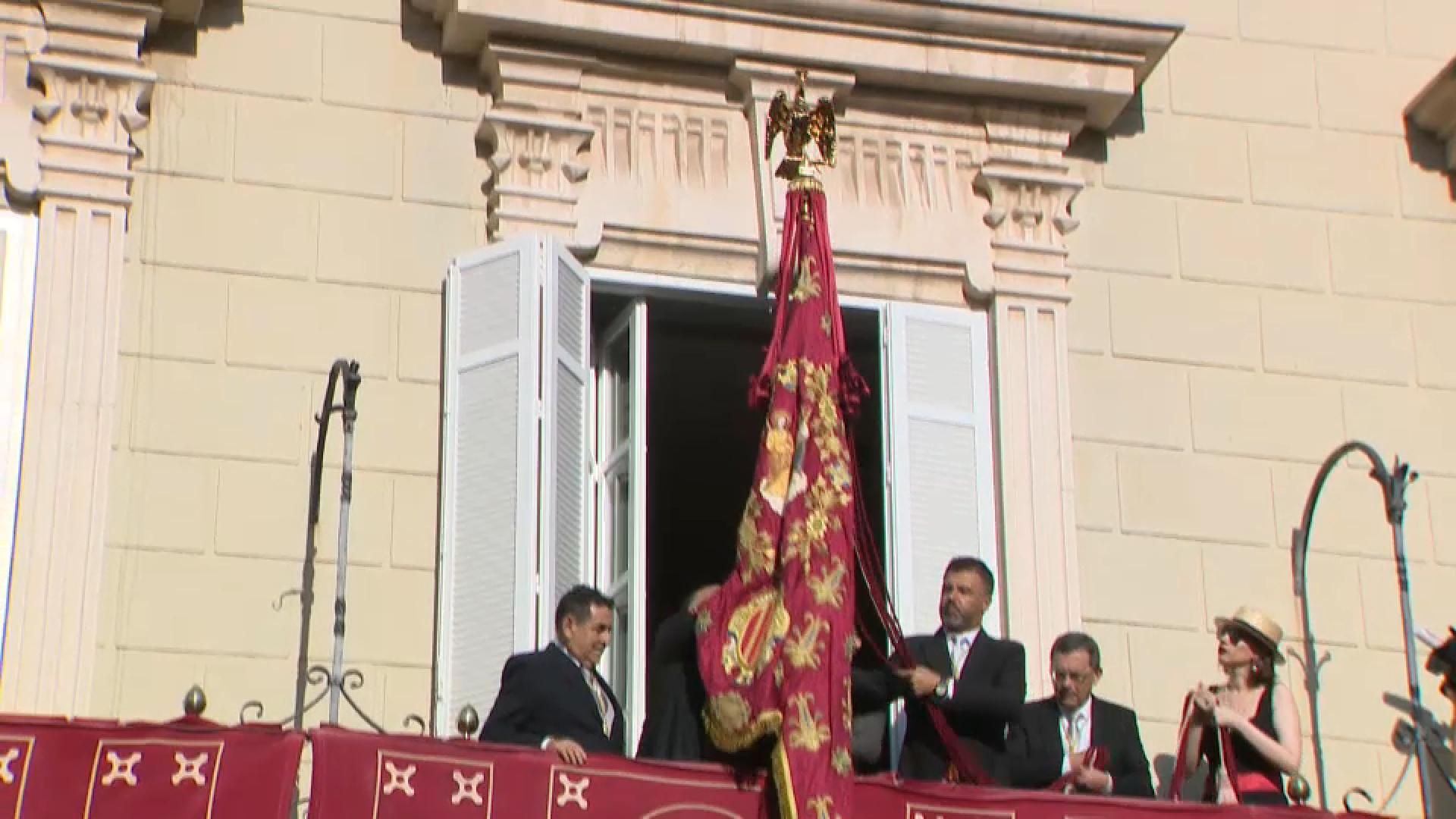 Orihuela celebra eial d gran i trau l’Oriol al balcó
