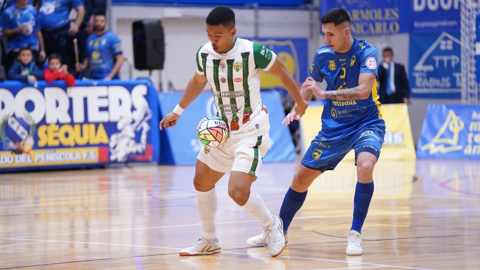 Agustín Plaza, en una acció del partit